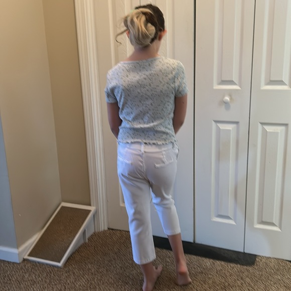 Low rise stretch capris - Picture 12 of 12